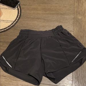 Lululemon Hotty Hot Shorts🖤